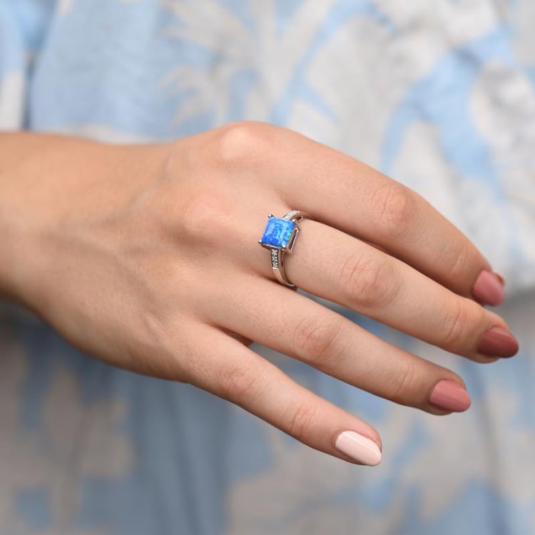 Zlatý prsteň s opálom 32660