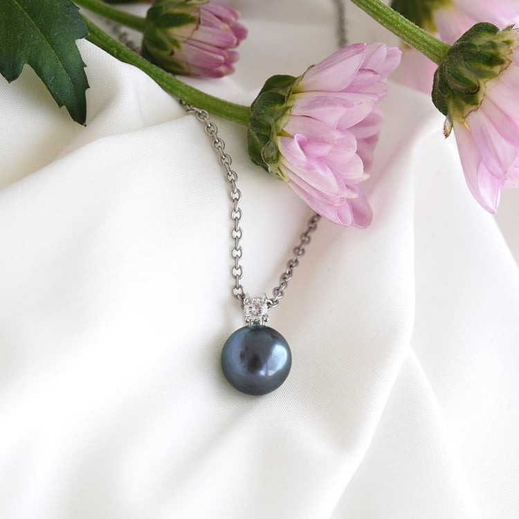 Prívesok s čiernou perlou a zirkónom 83669