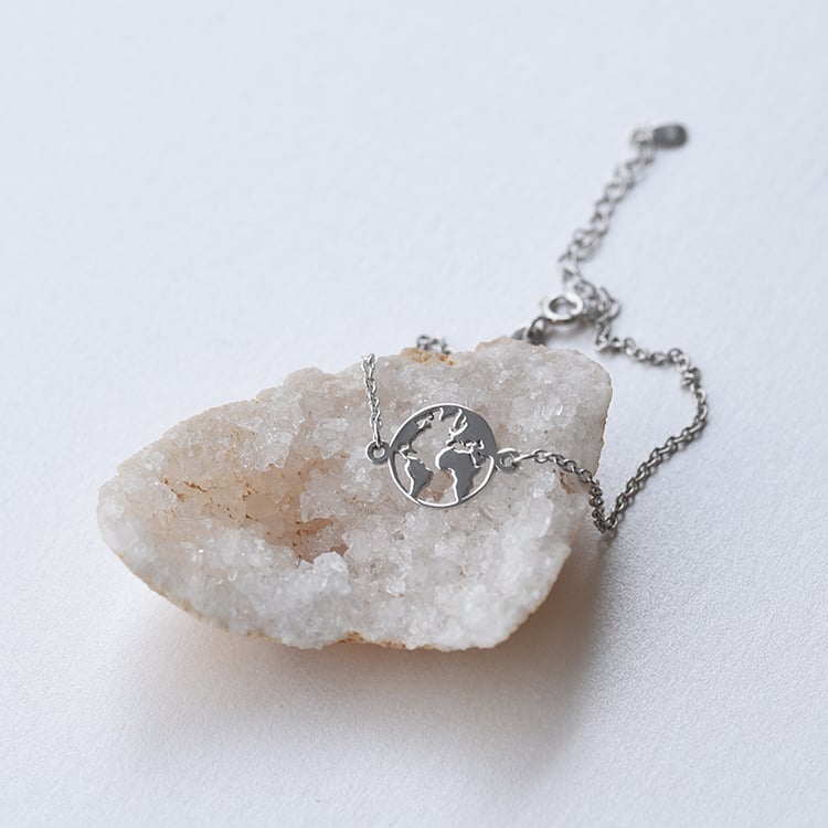 Strieborný náramok s mapou sveta 63310