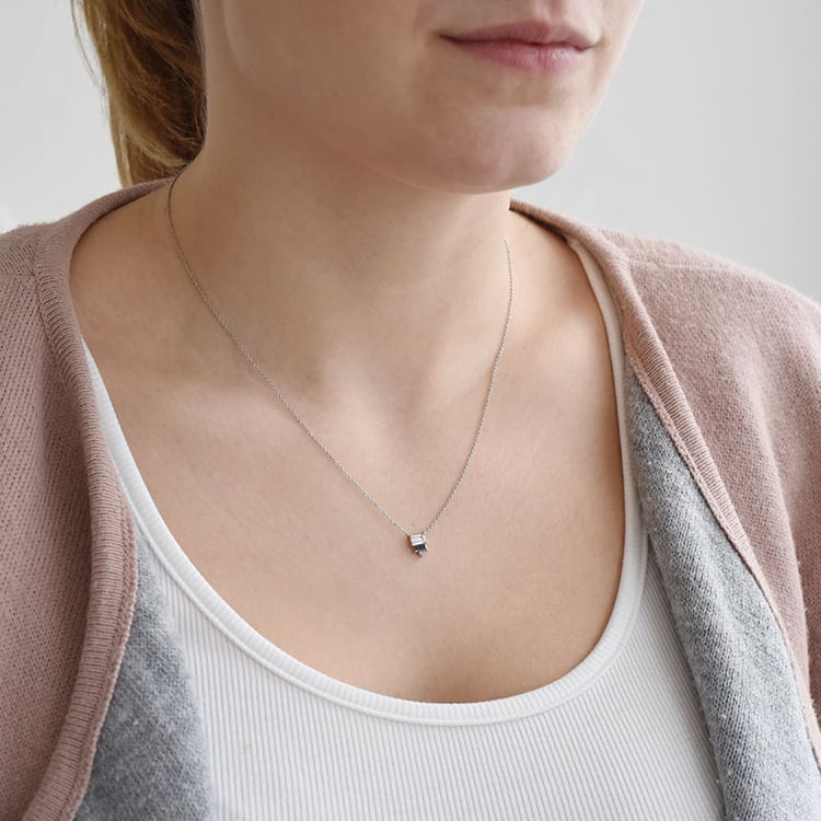 Zlatý náhrdelník s moissanitom a salt and pepper diamantmi 92566