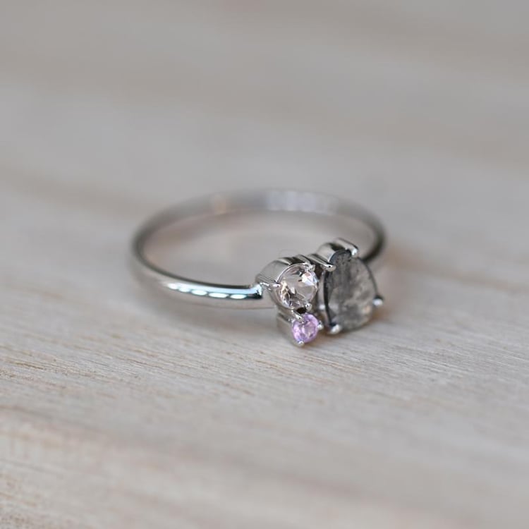 Prsteň s pear diamantom, morganitom a zafírom 48990