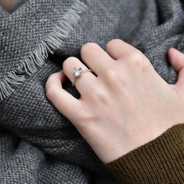 Platinový zásnubný prsteň s diamantmi Samela 18901