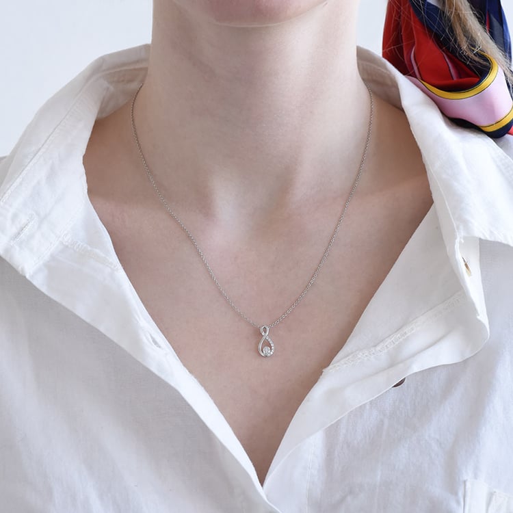 Prívesok v tvare kvapky s lab-grown diamantmi 96173