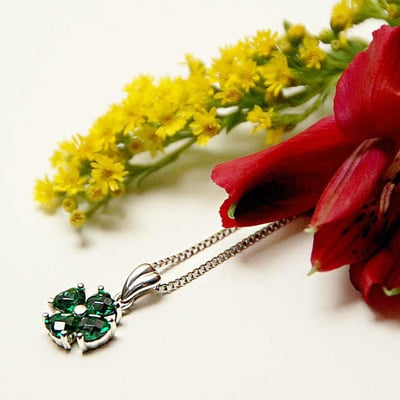 Smaragdový náhrdelník