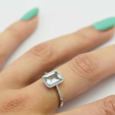 Zlatý diamantový prsteň s akvamarínom 