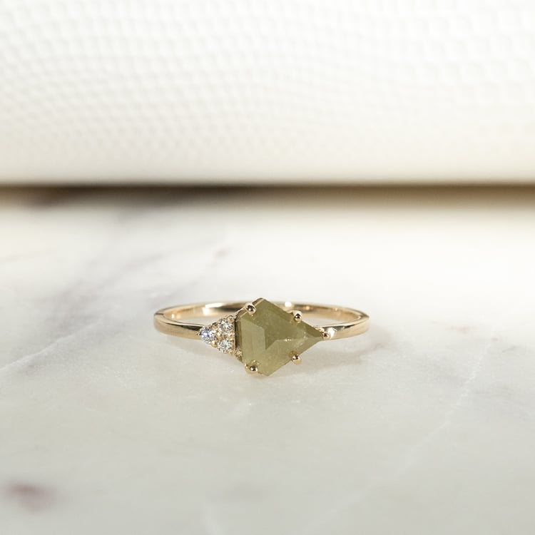 Prsteň s pentagon salt and pepper diamantom Emilija 132097