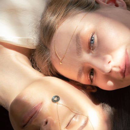 Set náhrdelníkov v tvare hviezdy pre dvoch Merlin