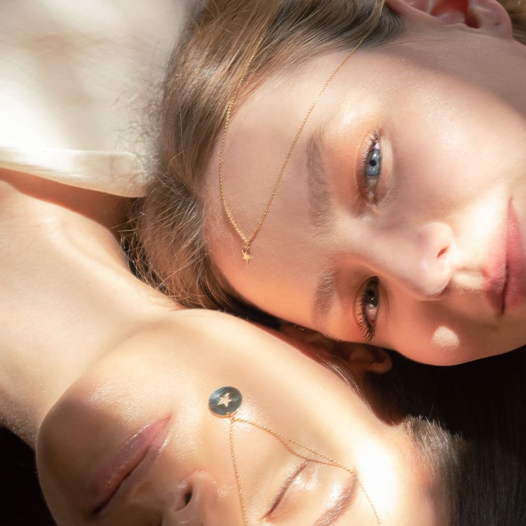 Set náhrdelníkov v tvare hviezdy pre dvoch Merlin 99706