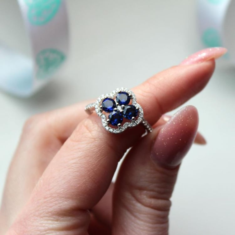 Strieborný zafírový prsteň 19778