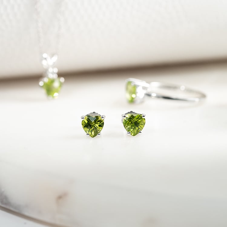 Zlaté náušnice so srdiečkovými olivínmi Hettia 133314