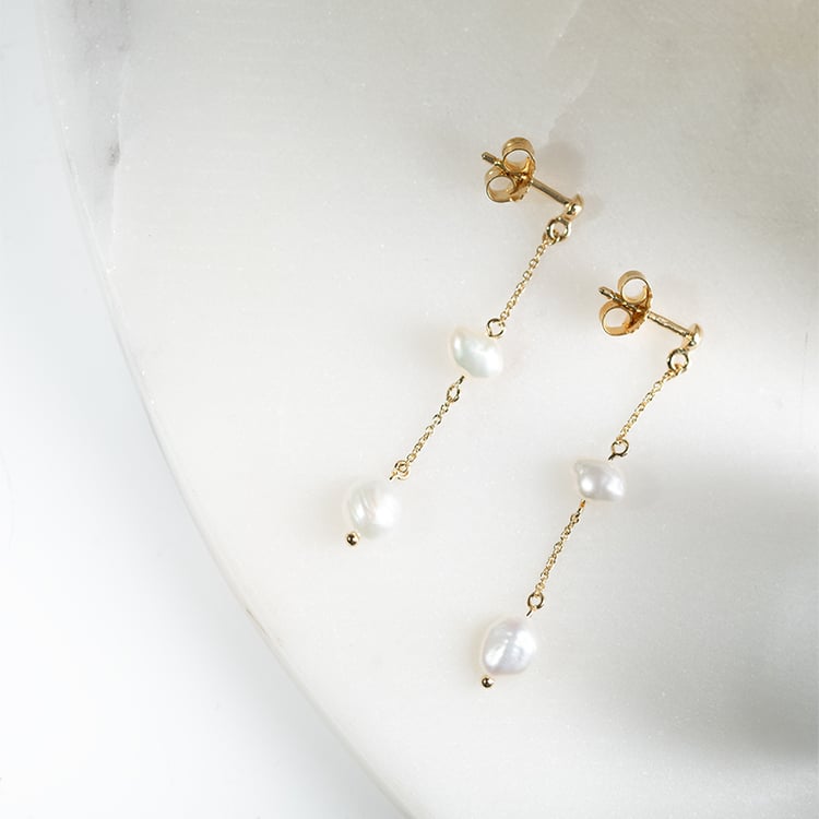 Strieborné visiace náušnice s perlami Pouly 131938