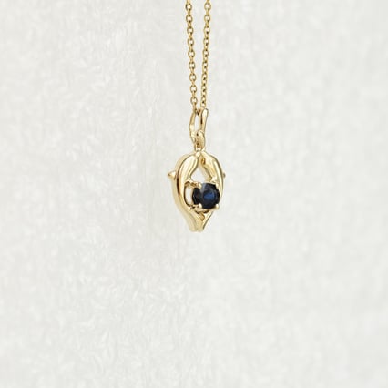 Prívesok so zafírom v znamení Rýb Pisces