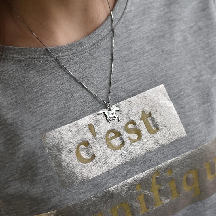 Strieborný náhrdelník s príveskom koňa 39651