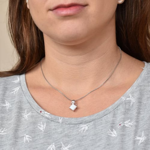 Strieborný prívesok s princess bielym opálom Hamika