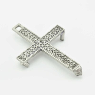 Odliatý prívesok v tvare kríža