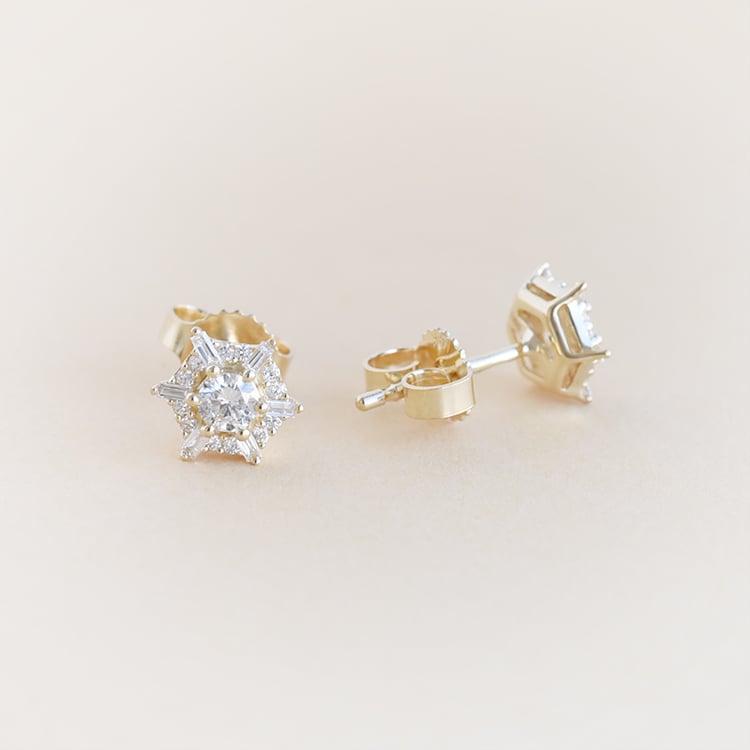 Zlaté náušnice v tvare hexagón s diamantmi 95956