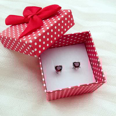 Granátové náušnice