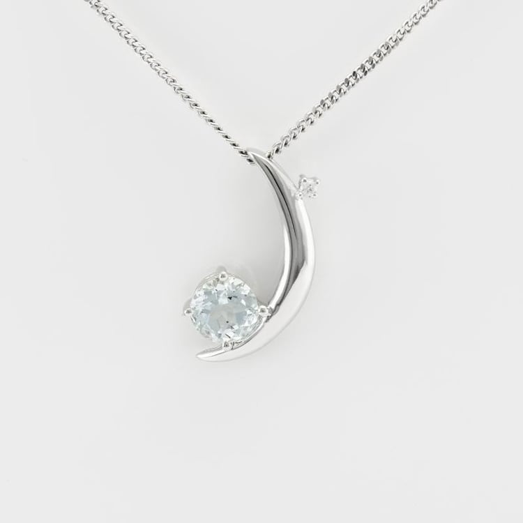 Mesiac s akvamarínom 17925