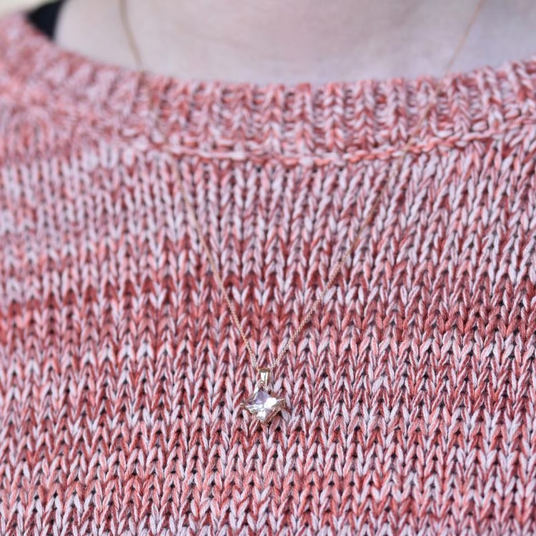 Náhrdelník s morganitom 28385