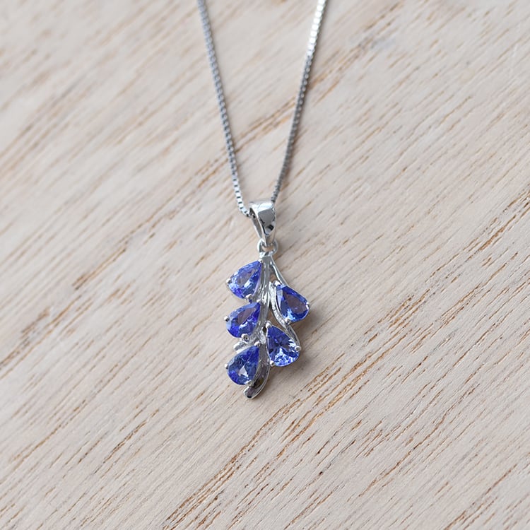 Romantický strieborný prívesok s tanzanity 60155