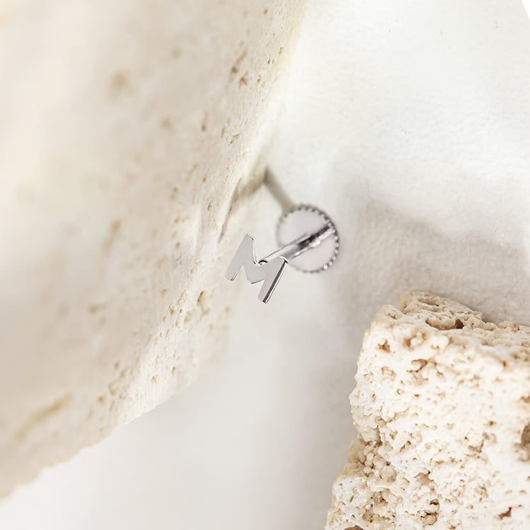 Zlatá náušnica s písmenom Alfabet 153177