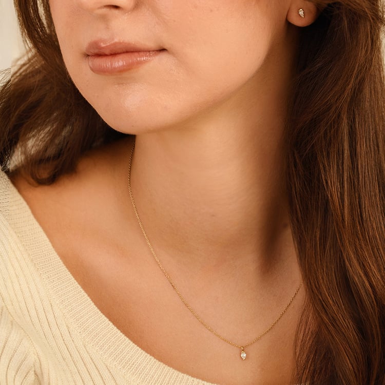 Minimalistický prívesok zo striebra s diamantom v tvare pear Malena 161889