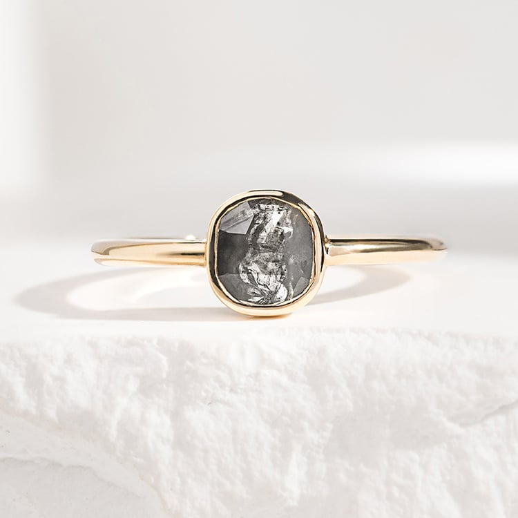 Prsteň s emerald salt and pepper diamantom Griff 156274