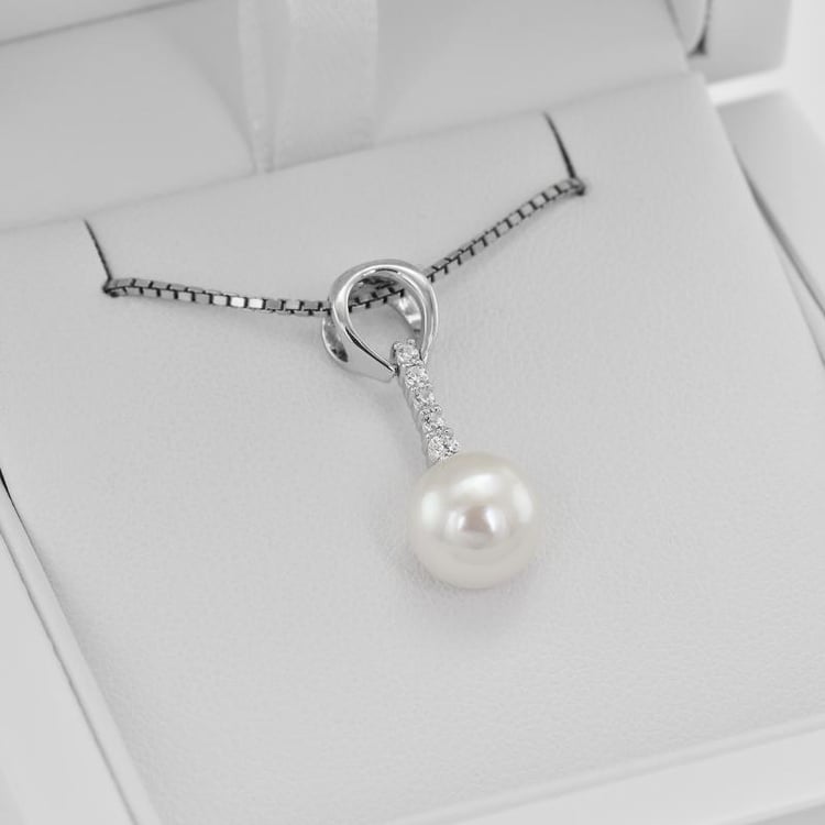 Náhrdelník zo striebra Ladona 6952