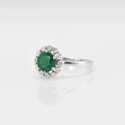 Smaragd v diamantovom prsteni Voltaire