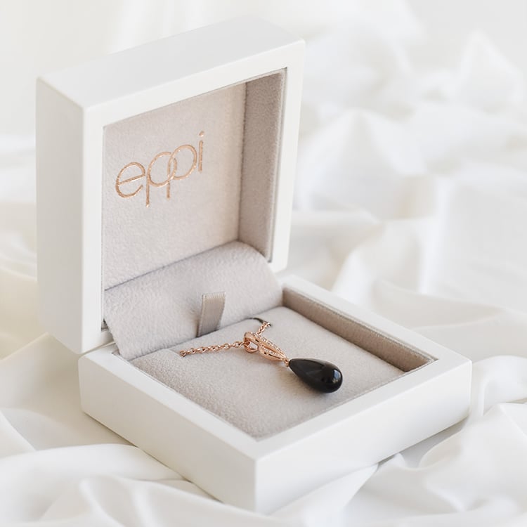 Prívesok s čiernym onyxom 90618