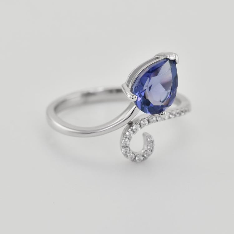 Prsteň s pear tanzanitom 39141