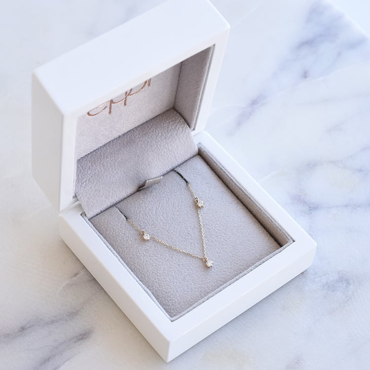 Jemný náhrdelník s diamantmi 87065