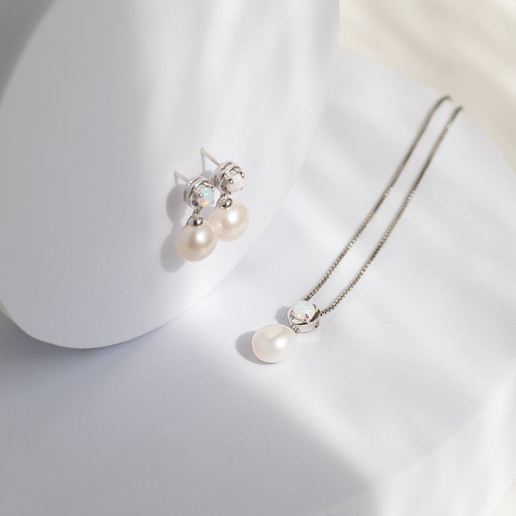 Strieborné perlové náušnice s lab-grown opálmi Billie 143914