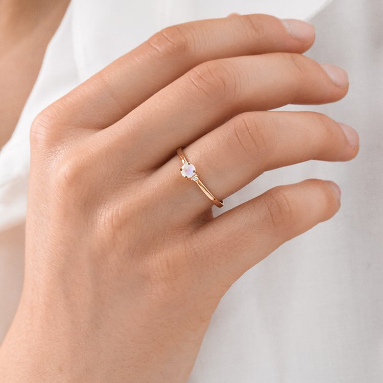 Zlatý zásnubný prsteň s mesačným kameňom s diamantmi Hye 154460