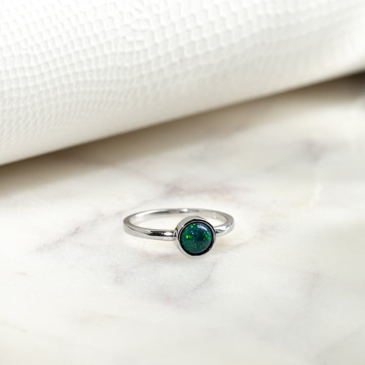 Zlatý minimalistický prsten s čiernym opálom Sevita 132823