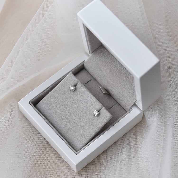 Diamantové náušnice 68929