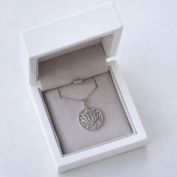 Strieborný prívesok lotos s lab-grown diamantmi Aalto 104432