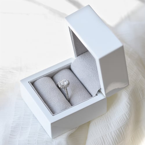 Elegantný zásnubný prsteň s diamantmi Joelle