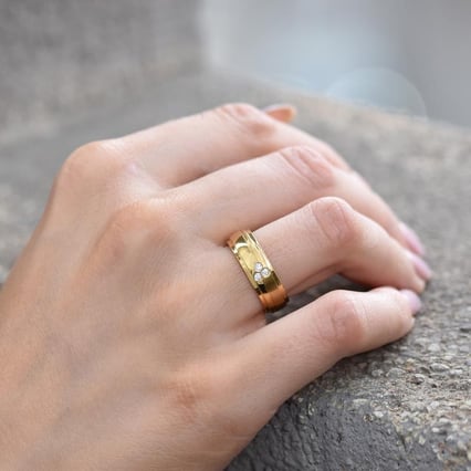 Zlaté svadobné obrúčky s diamantmi Qual