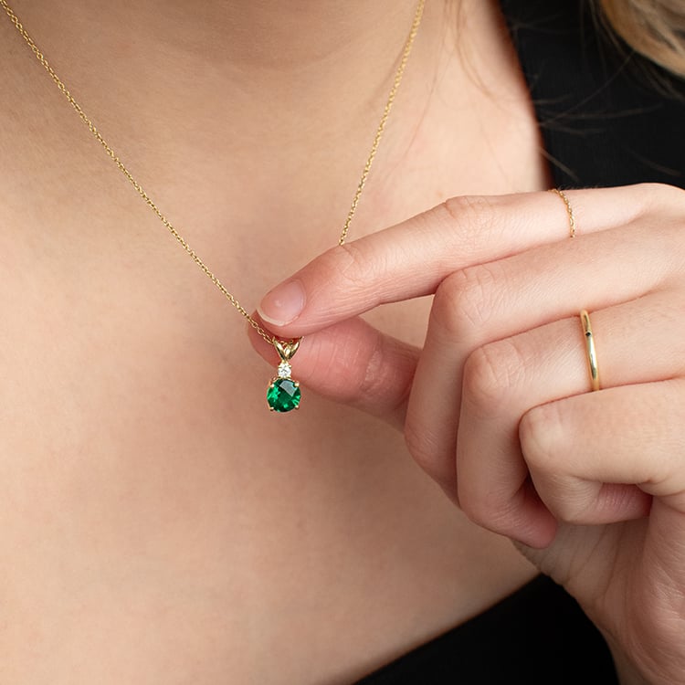 Zlatý prívesok so smaragdom a diamantom Endora 135517