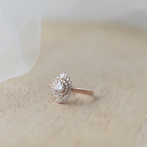 Zlatý prsteň s moissanitom a lab-grown diamantmi Nogian