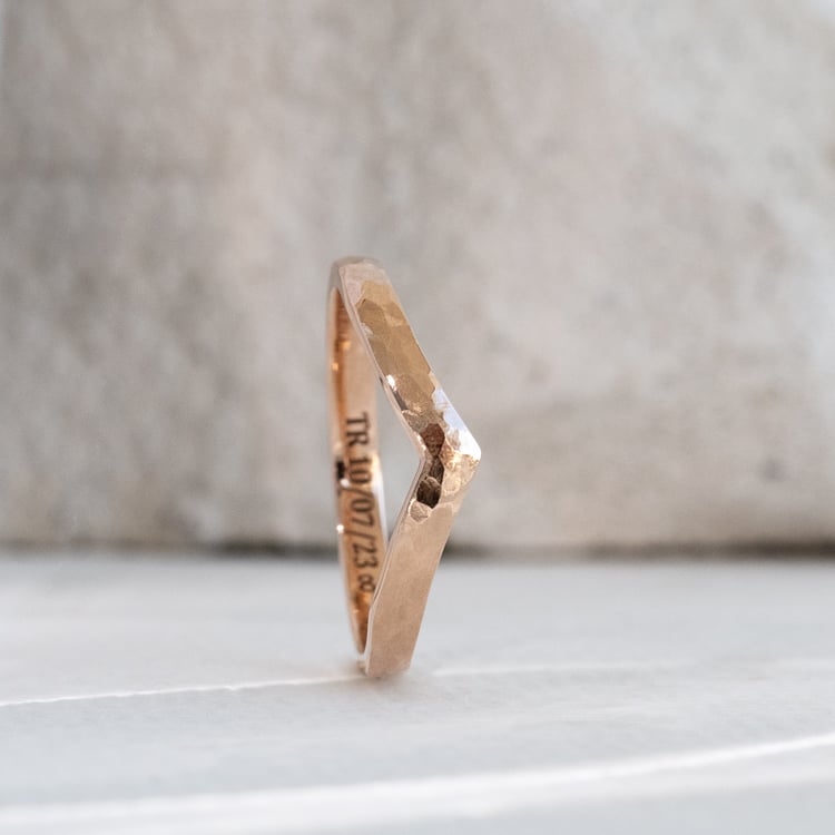 Vykrojená tepaná obrúčka Elnora 122607