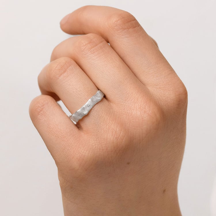 Svadobné prstene s výstupkami zo zlata s diamantmi Spikes 153792