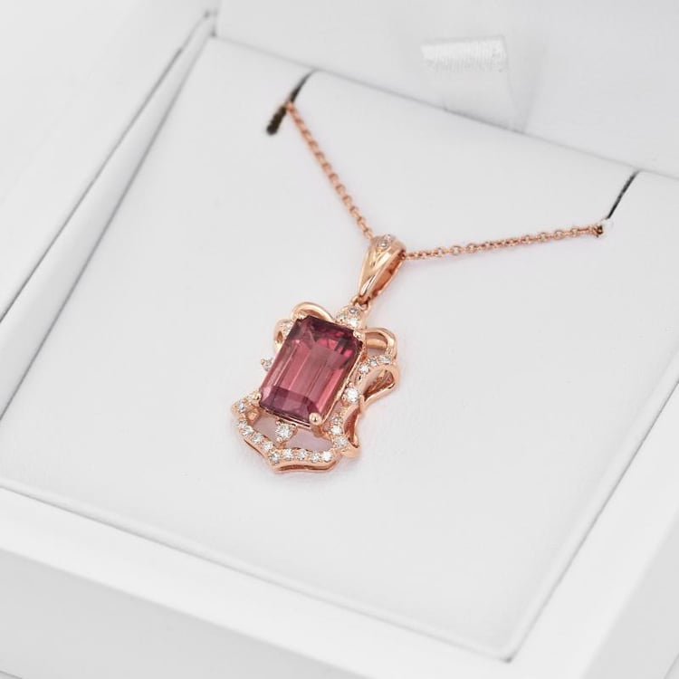 Náhrdelník s emerald turmalínom 19793