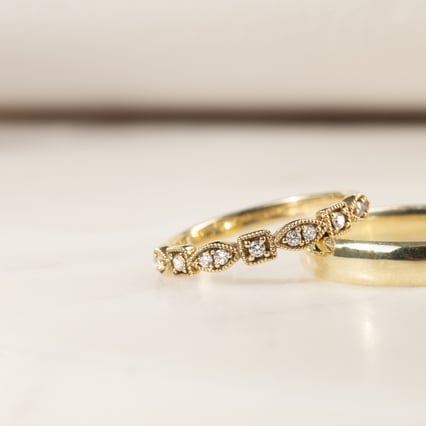 Vintage obrúčka s lab-grown diamantmi a komfortný pánsky prsteň Octave