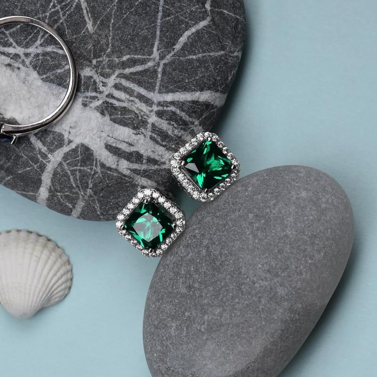 Smaragdové náušnice zo striebra 21974