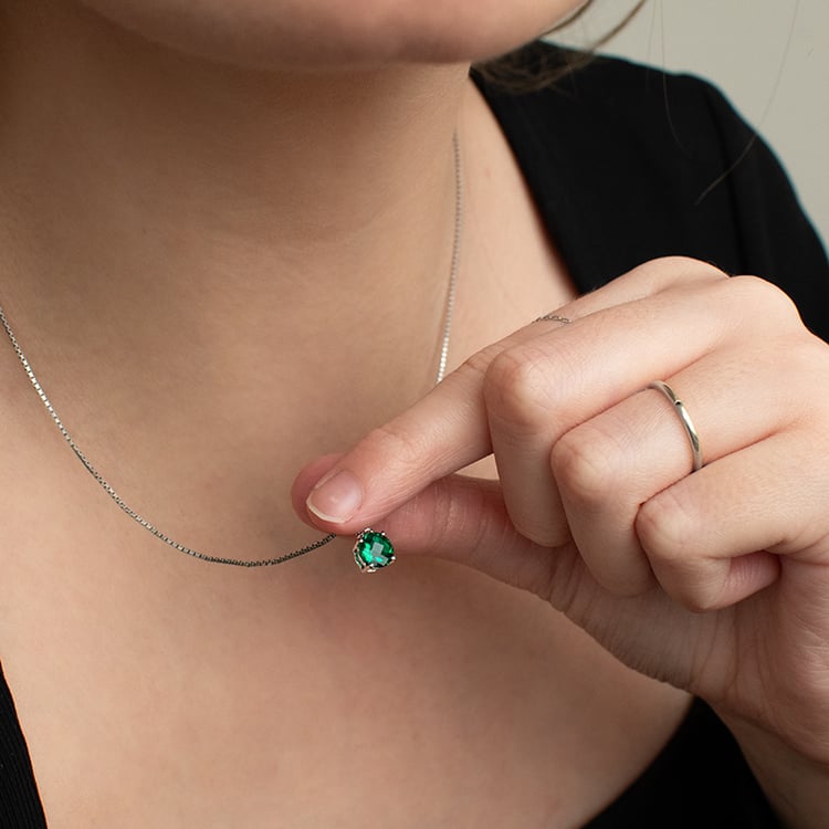 Zlatý prívesok so smaragdom a diamantom Endora 135526