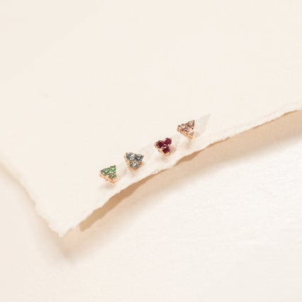 Zlatá piercing náušnica so smaragdmi Rossi