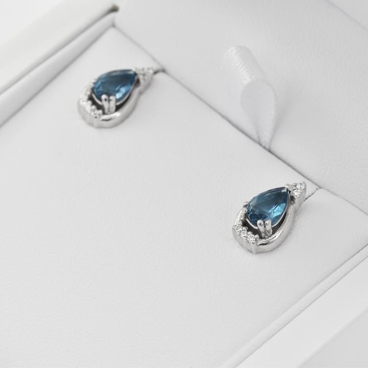 Strieborné náušnice s modrými topásmi 35341