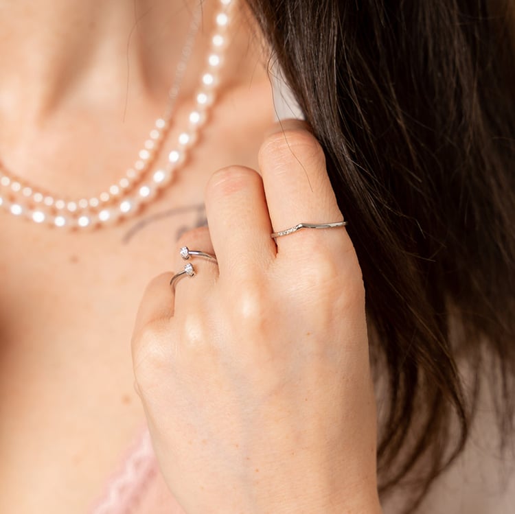 Netradičný moissanitový prsteň zo zlata Afra 118282